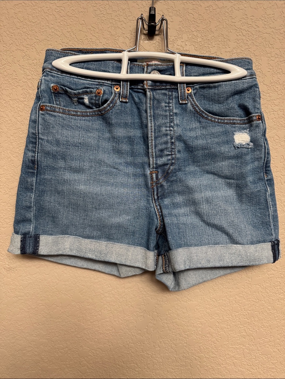 Levi’s Wedgie Denim Shorts Size 27 NWOT